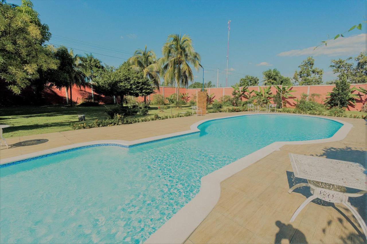 Rancho Guacamayos Hotel & Restaurantes Bonao Екстер'єр фото