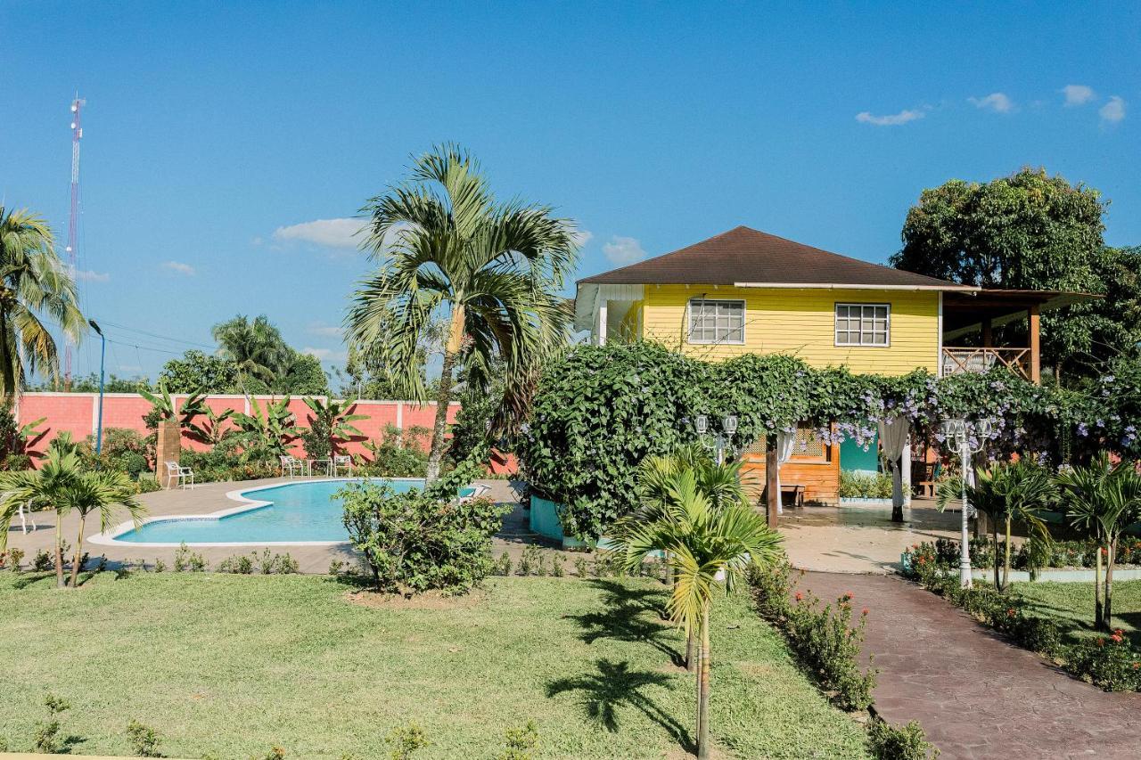 Rancho Guacamayos Hotel & Restaurantes Bonao Екстер'єр фото
