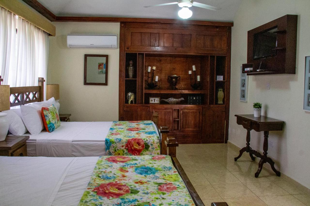 Rancho Guacamayos Hotel & Restaurantes Bonao Екстер'єр фото