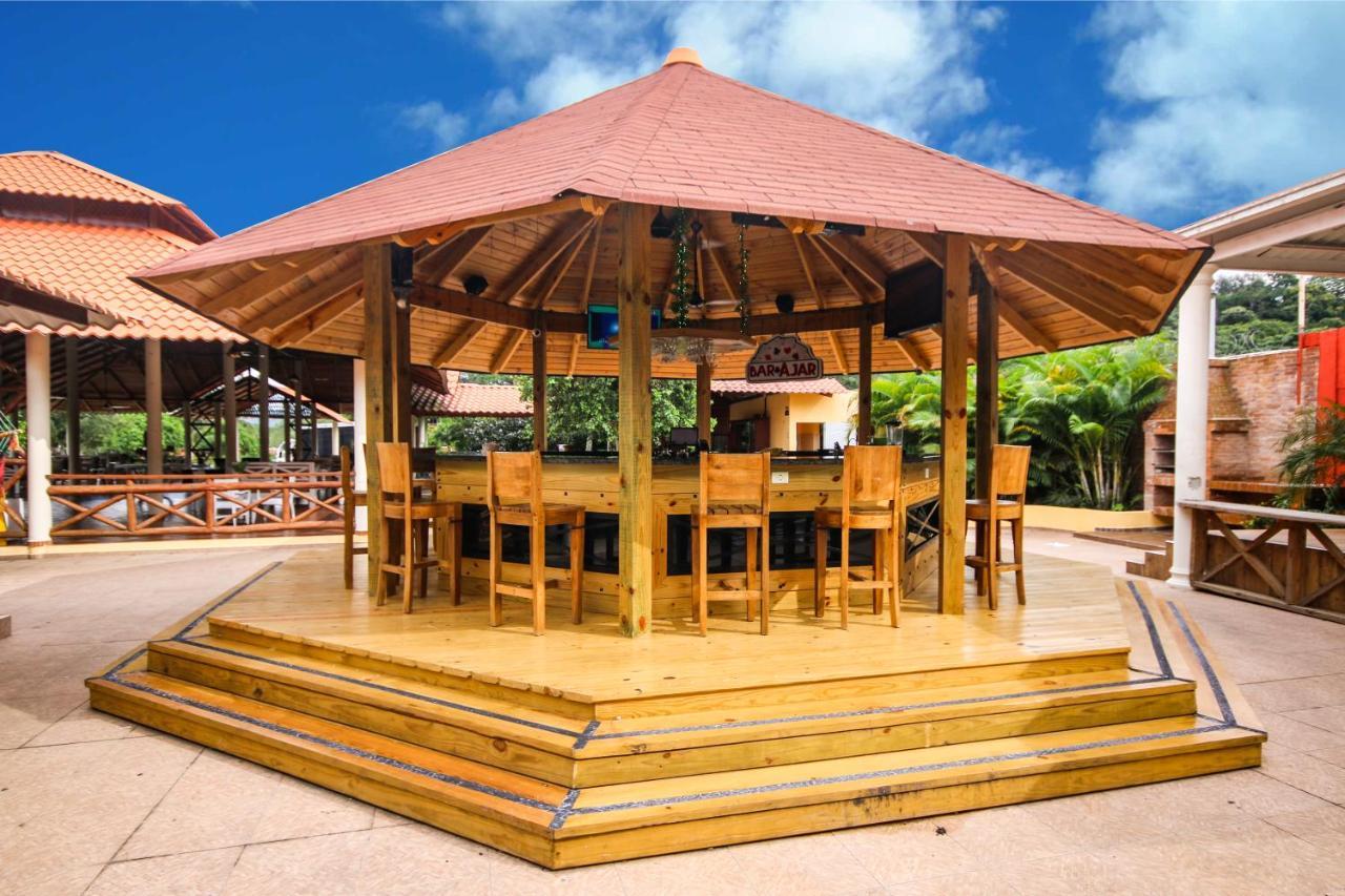 Rancho Guacamayos Hotel & Restaurantes Bonao Екстер'єр фото